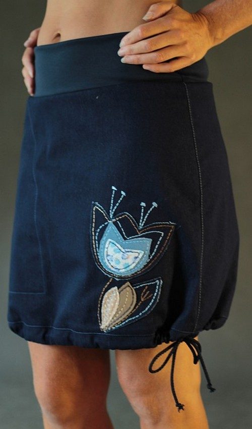 LaJuPe dámská džínová suknětmavomodrá riflová áčková tmavomodrý náplet motiv tulipán šedý hnědý