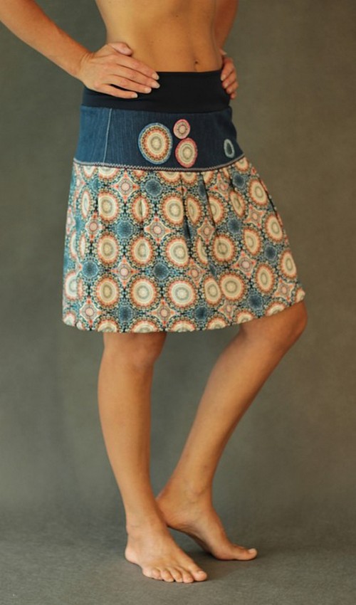 LaJuPe_Sukně_viskózová_oranžovomodrá_se_sedlem_áčková_motiv_kruhy_hvězdy_aplikace_3kruhy_Š LaJuPe originální sukně viskózová oranžovomodrá se sedlem áčková tmavomodrý náplet motiv kruhy hvězdy aplikace 3kruhy