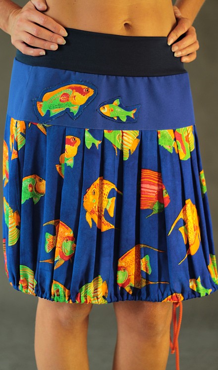 LaJuPe viskózová sukně se sedlem áčková tmavomodrý náplet motiv ryb na stažení do balónkové sukně