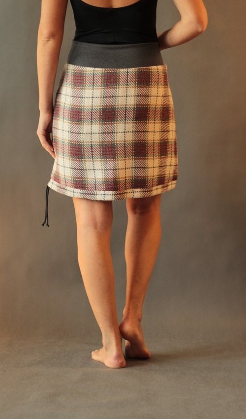 LaJuPe dámská zimní sukně polyester_viskóza_s_podšívkou_červená_krémová_áčková_1kapsa_tunýlek_šedá_červená_kytka_polokytka