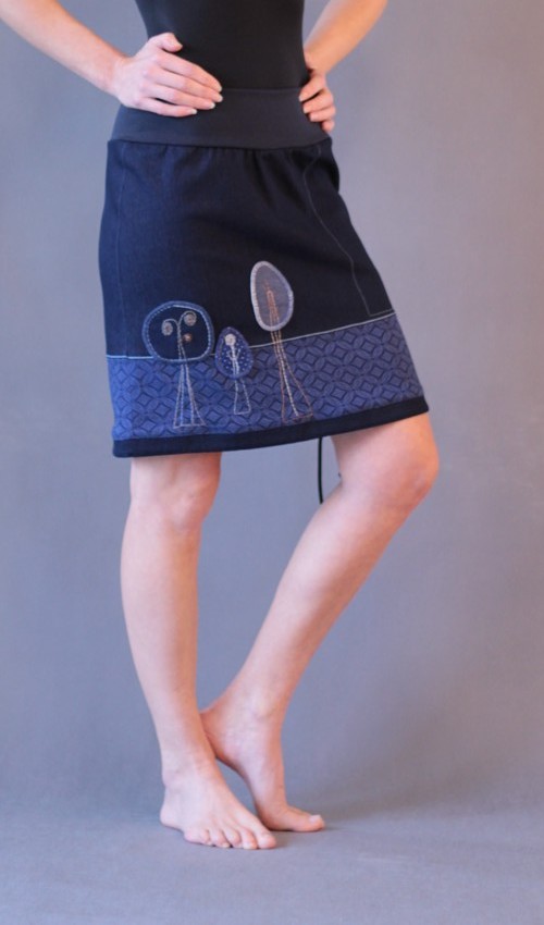 0056_P_šikmo_bavlna_polyester_bez_podšívky_modrá_modrá_áčková_1kapsa_tunýlek_tmavěmodrá_modrá_les_třistromy LaJuPe sukně dámská bavlna_polyester_bez_podšívky_modrá_modrá_áčková_1kapsa_tunýlek_tmavěmodrá_modrá_les_třistromy