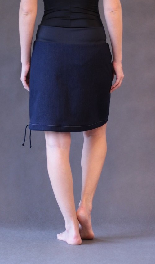 0110_P_slide_bavlna_polyester_bez_podšívky_modrá_růžová_áčková_1kapsa_tunýlek_modrá_růžová_kytka_polokvět