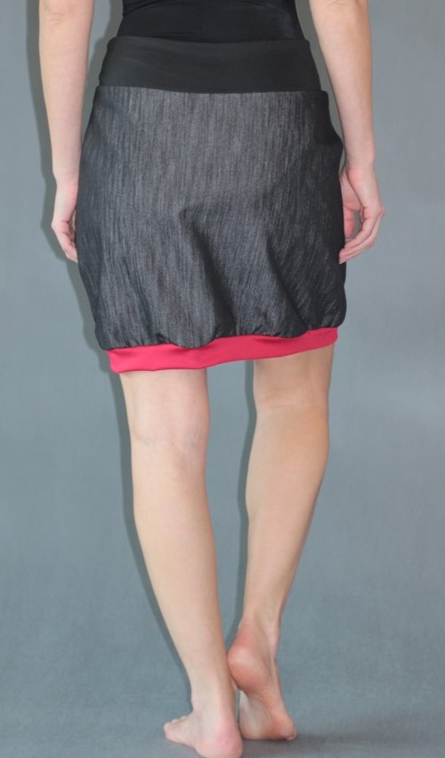 LaJuPe antracitová sukně bavlna_polyester_bez_podšívky_černá_červená_áčková_1kapsa_úplet_černá_šedočervená_kytka_polokvět