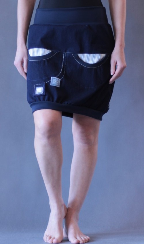 0146_P_zepredu_bavlna_polyester_bez_podšívky_modrá_bleděmodrá_se_sedlem_nahoře_2kapsy_úplet_tmavěmodrá_modrobílá_čtverec_čtverečky LaJuPe sukně s kapsami bavlna_polyester_bez_podšívky_modrá_bleděmodrá_se_sedlem_nahoře_2kapsy_úplet_tmavěmodrá_modrobílá_čtverec_čtverečky