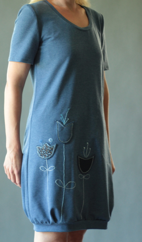 LaJuPe dámské šaty bavlna_elastan_bez_podšívky_džínová_modrá__1kapsa_úplet__modrodžínová_louka_zvonky