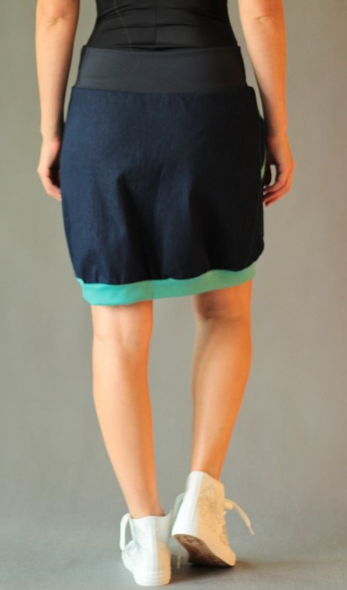 LaJuPe sukně na volný čas vlna_polyester_bez_podšívky_modrá_tyrkys_áčková_1kapsa_úplet_modrá_tyrkysovomodrá_kytka_šestikvět