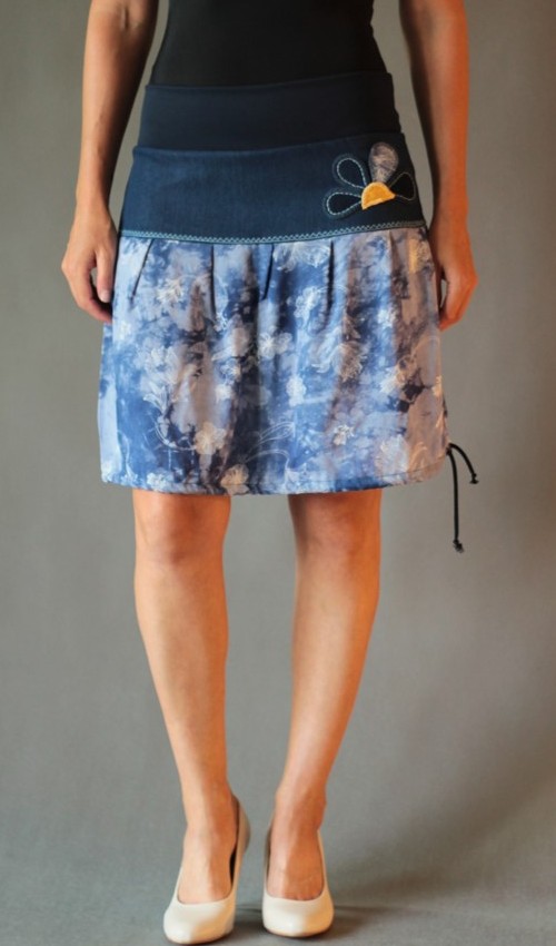 0208_P_zepredu_bavlna_viskóza_bez_podšívky_bleděmodrá_žlutá_skládaná_bez_kapes_tunýlek_modrá_modrožlutá_kytka_půlkvět bavlna_viskóza_bez_podšívky_bleděmodrá_žlutá_skládaná_bez_kapes_tunýlek_modrá_modrožlutá_kytka_půlkvět