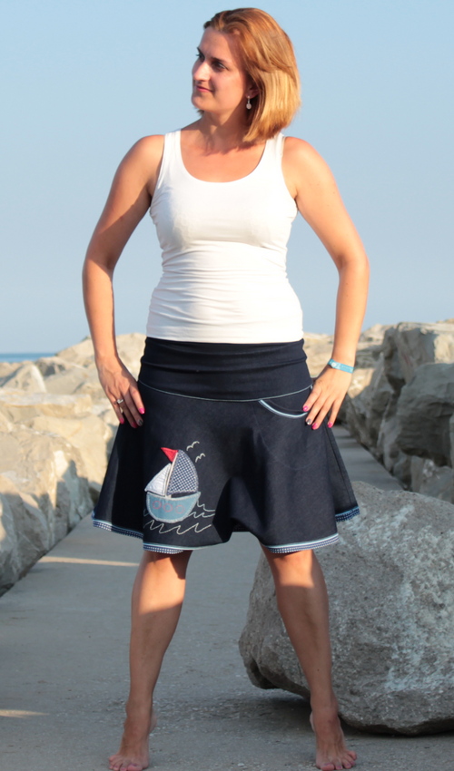 LaJuPe rifloé sukně letní bavlna_elastan_bez_podšívky_modrá_bílomodrá_se_sedlem_nahoře_bez_kapes_kédr_modrá_bílomodročervená_loď_plachetnice