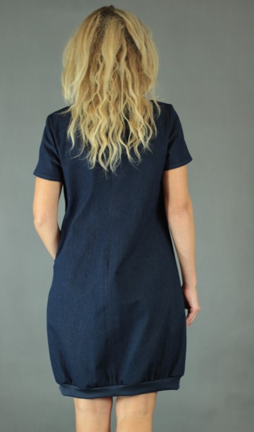 LaJuPe letní riflové šaty bavlna_polyester_bez_podšívky_tmavěmodrá_červená_áčková_1kapsa_úplet__červenomodrá_kykta_kytky