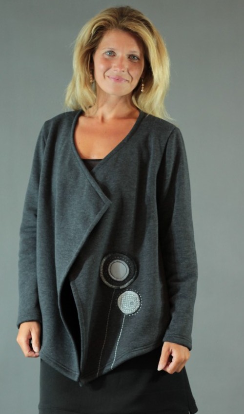 013_LaJuPe lehký kardigan bavlna__bez_podšívky_antracit_šedá_áčkový_bez_kapes_šedo antracit_kolečko_dvě kolečka LaJuPe lehký kardigan bavlna__bez_podšívky_antracit_šedá_áčkový_bez_kapes_šedo antracit_kolečko_dvě kolečka