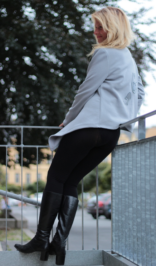 LaJuPe kardigany bavlna__bez_podšívky_světlešedá_šedá_áčkový_bez_kapes_šedošedá_zvonky_dva zvonky letní kardigany