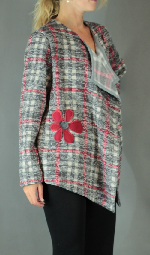 018_LaJuPe pletený kardigan viskóza__bez_podšívky_šedá_vínová_áčkový_bez_kapes_červená_kytka_kytka LaJuPe pletený kardigan viskóza__bez_podšívky_šedá_vínová_áčkový_bez_kapes_červená_kytka_kytka