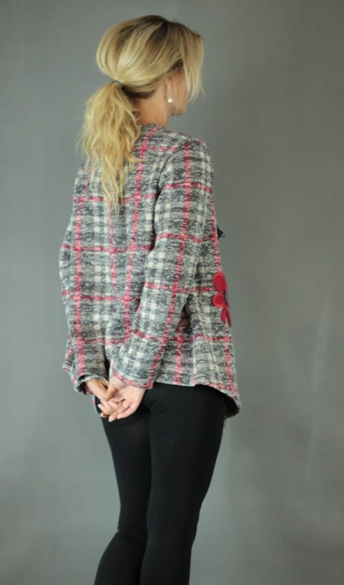 018_LaJuPe pletený kardigan viskóza__bez_podšívky_šedá_vínová_áčkový_bez_kapes_červená_kytka_kytka LaJuPe pletený kardigan viskóza__bez_podšívky_šedá_vínová_áčkový_bez_kapes_červená_kytka_kytka