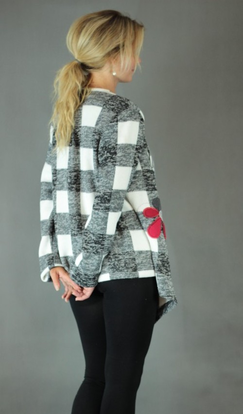 026_LaJuPe dámský pletený kardigan viskóza__bez_podšívky_černá_bílá_áčkový_bez_kapes_šedočervená_kytka_květ LaJuPe dámský pletený kardigan viskóza__bez_podšívky_černá_bílá_áčkový_bez_kapes_šedočervená_kytka_květ