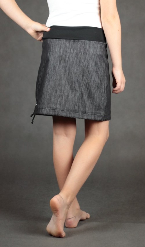 0284_LaJuPe dětské sukně bavlna polyester_bez_podšívky_černá_tyrkys_áčková_bez_kapes_tunýlek_černá_tyrkys_kytka_květ LaJuPe dětské sukně bavlna polyester_bez_podšívky_černá_tyrkys_áčková_bez_kapes_tunýlek_černá_tyrkys_kytka_květ