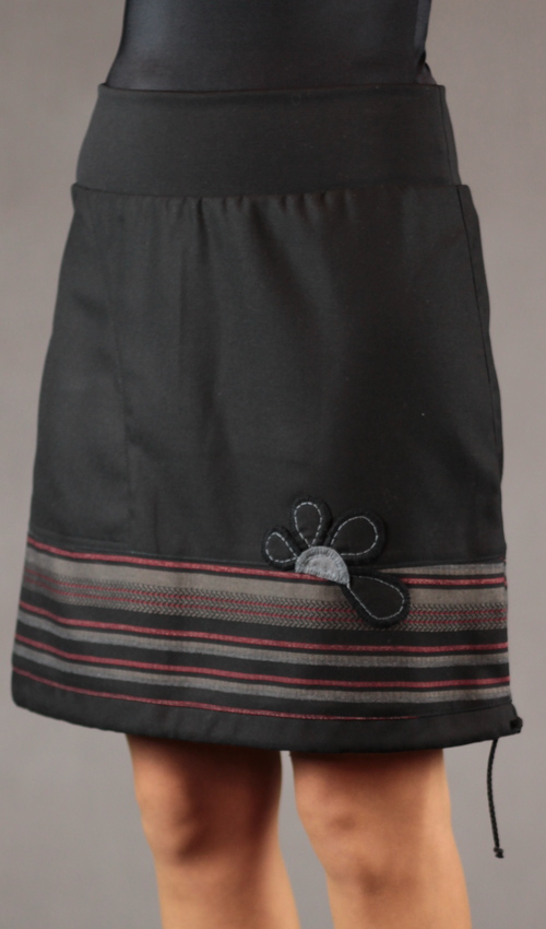 LaJuPe teplé dámské sukně polyester_viskóza_bez_podšívky_černá_rezava_se_sedlem_dole_1kapsa_tunýlek_černá_černošedá_kytka_polokvět