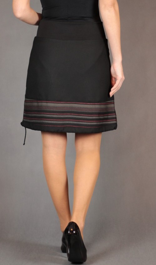 LaJuPe teplé dámské sukně polyester_viskóza_bez_podšívky_černá_rezava_se_sedlem_dole_1kapsa_tunýlek_černá_černošedá_kytka_polokvět