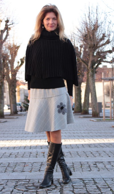 LaJuPe káro sukně polyester_viskóza_bez_podšívky_světlešedá_šedá_se_sedlem_nahoře_bez_kapes_hladké_šedá_šedá_kytka_květ