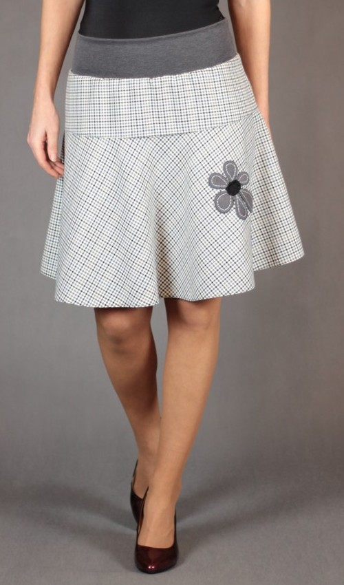 0310_LaJuPe káro sukně polyester_viskóza_bez_podšívky_světlešedá_šedá_se_sedlem_nahoře_bez_kapes_hladké_šedá_šedá_kytka_květ LaJuPe káro sukně polyester_viskóza_bez_podšívky_světlešedá_šedá_se_sedlem_nahoře_bez_kapes_hladké_šedá_šedá_kytka_květ