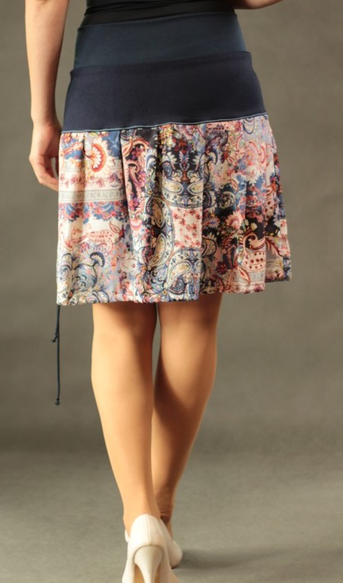 LaJuPe sukně růžová bavlna_polyester_bez_podšívky_modrá_růžová_skládaná_bez_kapes_tunýlek_modrá_modrorůžová_kytka_polokvět LaJuPe sukně růžová bavlna_polyester_bez_podšívky_modrá_růžová_skládaná_bez_kapes_tunýlek_modrá_modrorůžová_kytka_polokvět