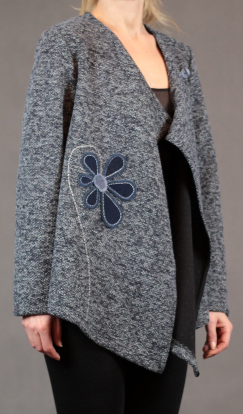 LaJuPe tmavě modrý kardigan viskóza__bez_podšívky_modrá_modrá_áčkový_bez_kapes_modrá_kytka_květ