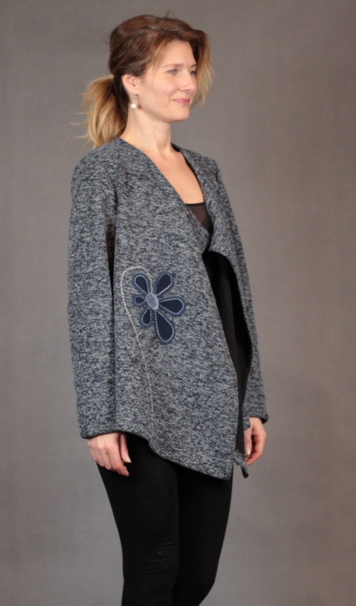 LaJuPe tmavě modrý kardigan viskóza__bez_podšívky_modrá_modrá_áčkový_bez_kapes_modrá_kytka_květ