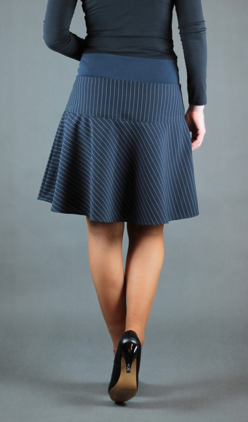 LaJuPe pruhovaná sukně polyester_polyester_bez_podšívky_modrá_modrá_se_sedlem_nahoře_bez_kapes_hladké_modrá_modrobílá_kytka_půlkvět LaJuPe pruhovaná sukně polyester_polyester_bez_podšívky_modrá_modrá_se_sedlem_nahoře_bez_kapes_hladké_modrá_modrobílá_kytka_půlkvět