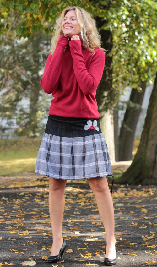 LaJuPe dlouhá šedá sukně len_viskóza_bez_podšívky_šedá_černá_skládaná_bez_kapes_tunýlek_černá_světlešedá_květ_polokvět LaJuPe dlouhá šedá sukně len_viskóza_bez_podšívky_šedá_černá_skládaná_bez_kapes_tunýlek_černá_světlešedá_květ_polokvět