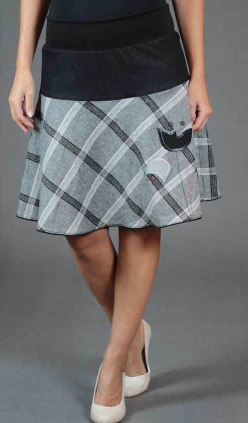 LaJuPe dámská kostkovaná sukně len_viskóza_bez_podšívky_šedá_černá_se_sedlem_nahoře_bez_kapes_kédr_černá_černošedá_louka_zvonky