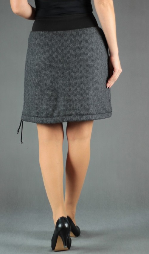 LaJuPe dámská vlněná zimní sukně vlna_polyester_s_podšívkou_černá_šedá_áčková_1kapsa_tunýlek_černá_černošedá_květ_polokvět LaJuPe dámská vlněná zimní sukně vlna_polyester_s_podšívkou_černá_šedá_áčková_1kapsa_tunýlek_černá_černošedá_květ_polokvět