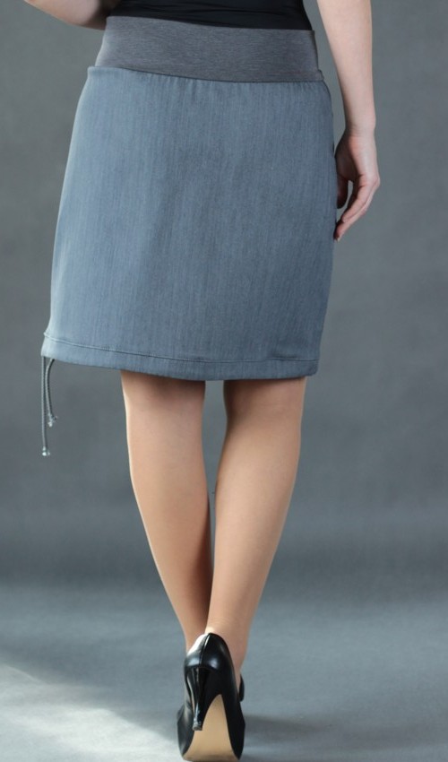 0404_P_zezadu_bavlna_polyester_bez_podšívky_šeda_červená_áčková_1kapsa_tunýlek_šedá_černočervená_kytka_květ