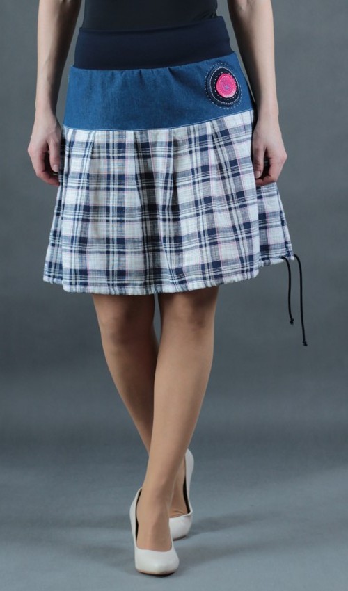 0429_P_zepredu_bavlna_polyester_bez_podšívky_modrá_bílá_se_sedlem_nahoře_1kapsa_tunýlek_modrá_růžová_terč_terčík