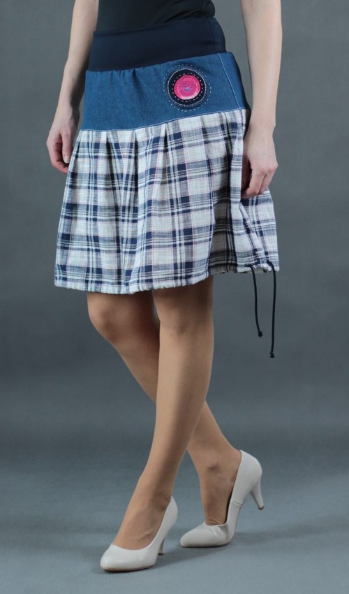 0429_P_šikmo_bavlna_polyester_bez_podšívky_modrá_bílá_se_sedlem_nahoře_1kapsa_tunýlek_modrá_růžová_terč_terčík