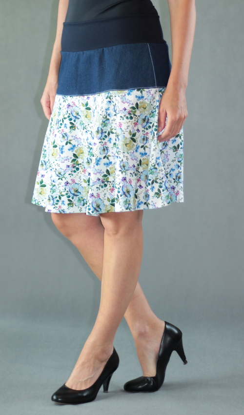 0446_P_šikmo_viskóza_len_bez_podšívky_bílá_modrá_se_sedlem_nahoře_bez_kapes_hladké_modrá