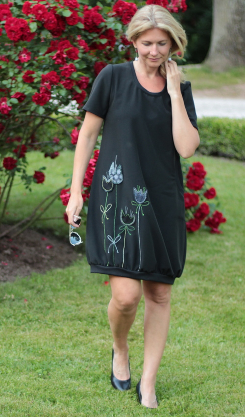 0450_P_slide_polyester_viskóza_bez_podšívky_černá_zelená__1kapsa_úplet__zeleno černá_tulipán_louka