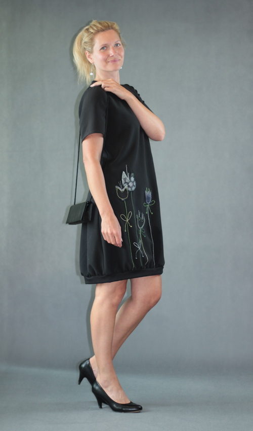 0450_P_zezadu_polyester_viskóza_bez_podšívky_černá_zelená__1kapsa_úplet__zeleno černá_tulipán_louka