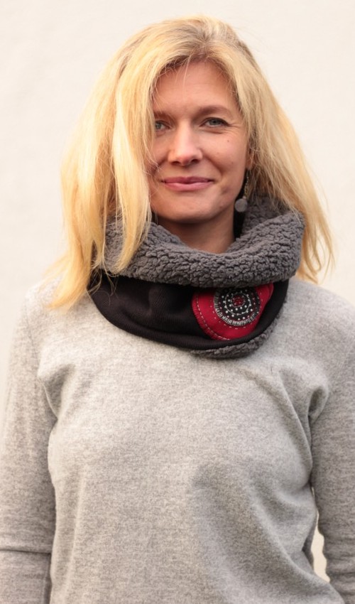 052_P_šikmo_polyester_polyester_s_podšívkou_černá_červená___červená_terč_terčík