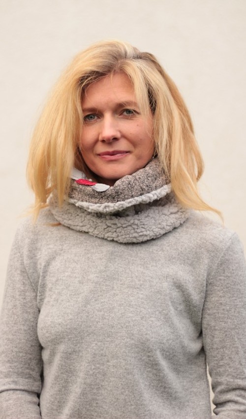 055_P_detail_polyester_polyester_s_podšívkou_šedá_hnědá___šedočervená_květ_půlkvět