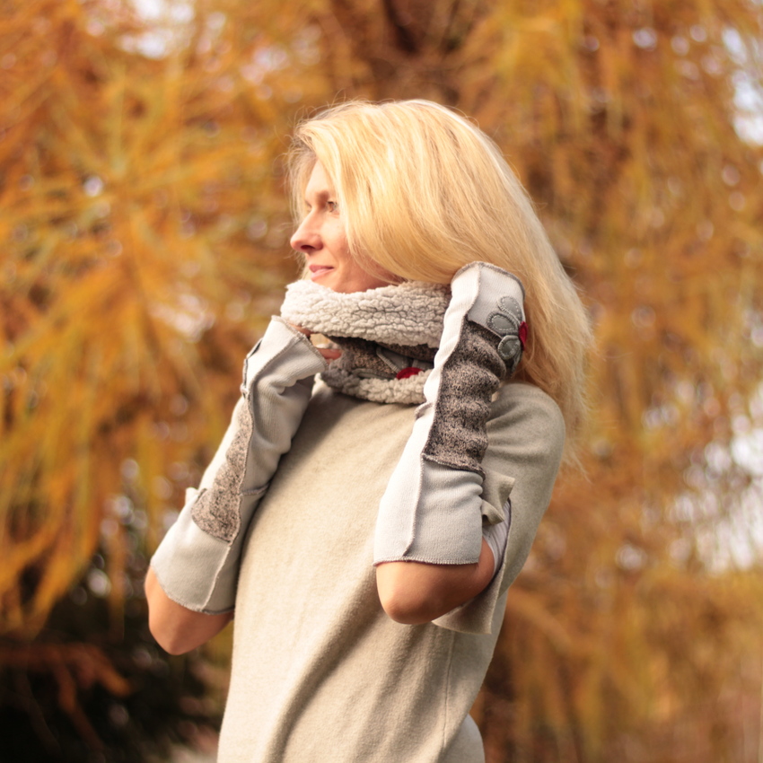 055_P_slide_polyester_polyester_s_podšívkou_šedá_hnědá___šedočervená_květ_půlkvět