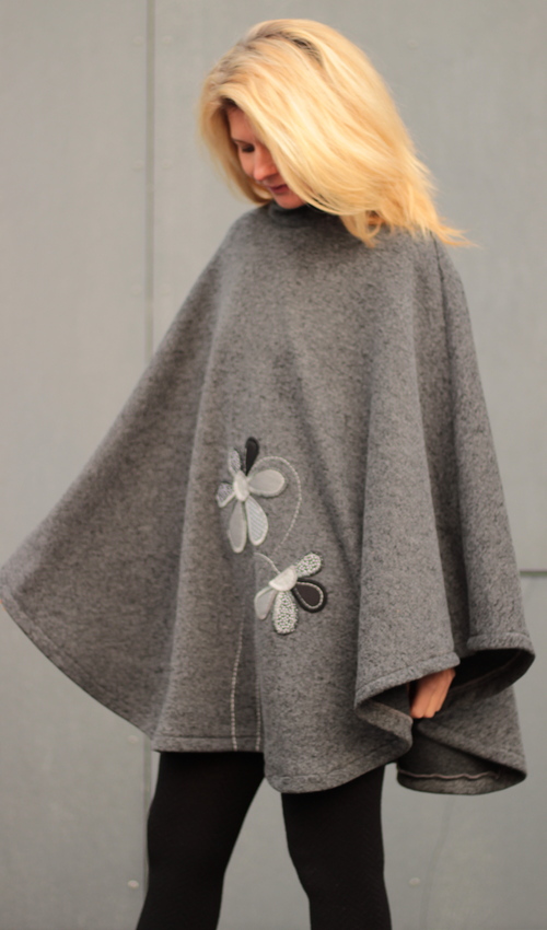 056_P_šikmo_polyester_polyester_bez_podšívky_modrošedá_šedá_áčkový_bez_kapes_šedomodré_květiny_kytky