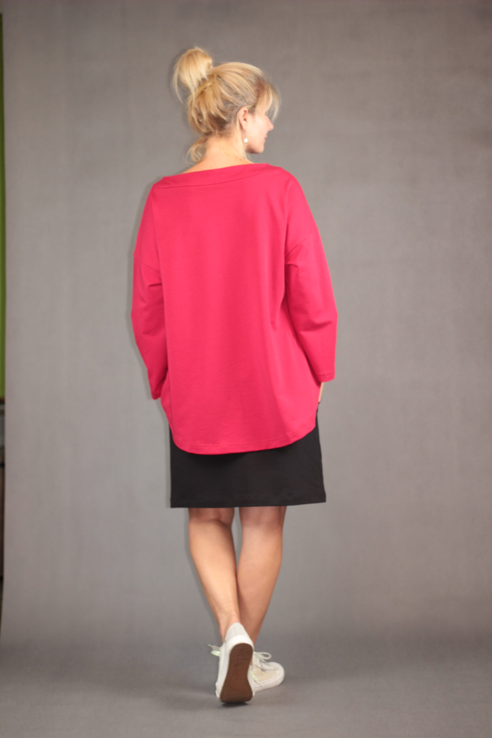 0475_P_zezadu_bavlna_elastan_bez_podšívky_černá__áčková_2kapsy_hladké_černá_bez motivu