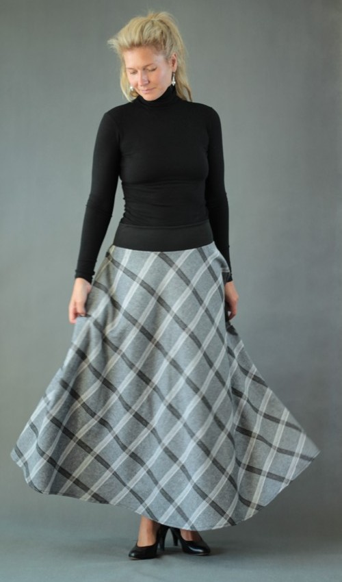 0551_P_detail_viskóza_len_bez_podšívky_šedá_černá_kolová_2kapsy_hladké_černá_černobílá_káro_velké