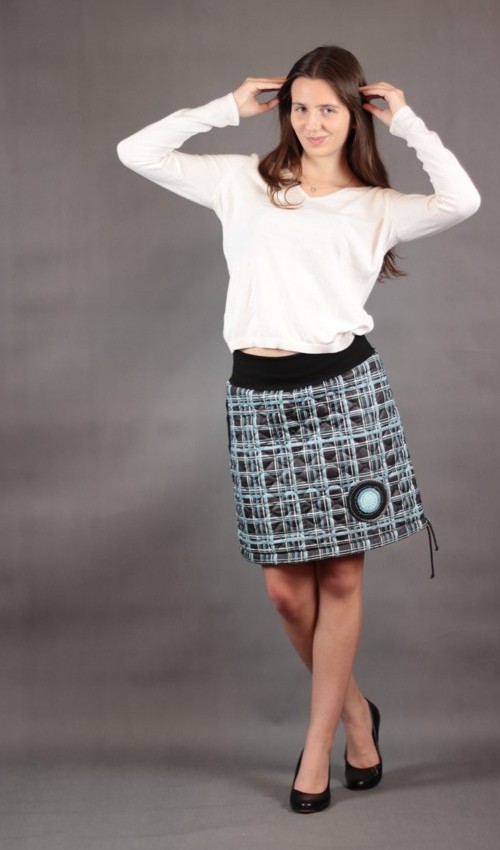 0580_P_detail_polyester_elastan_s_podšívkou_černá_tyrkysová_áčková_1kapsa_tunýlek_černá_prošev_terč_terč