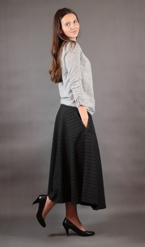 0591_P_šikmo_bavlna_polyester_s_podšívkou_černá_černá_kolová_2kapsy_hladké_černá_pružka_pruhy_šikmo2