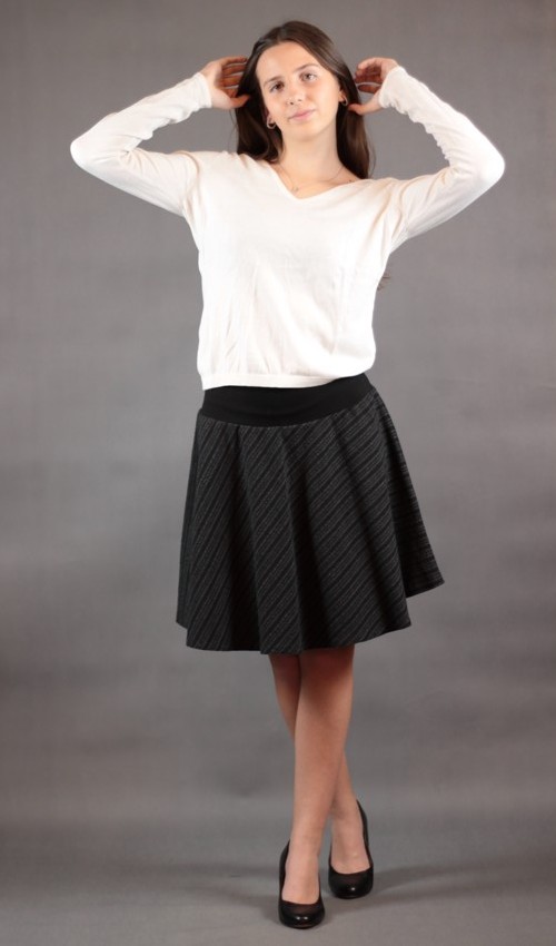 0592_P_slide_bavlna_polyester_s_podšívkou_černá_černá_kolová_bez_kapes_hladké_černá_pružka_pruhy_šikmo